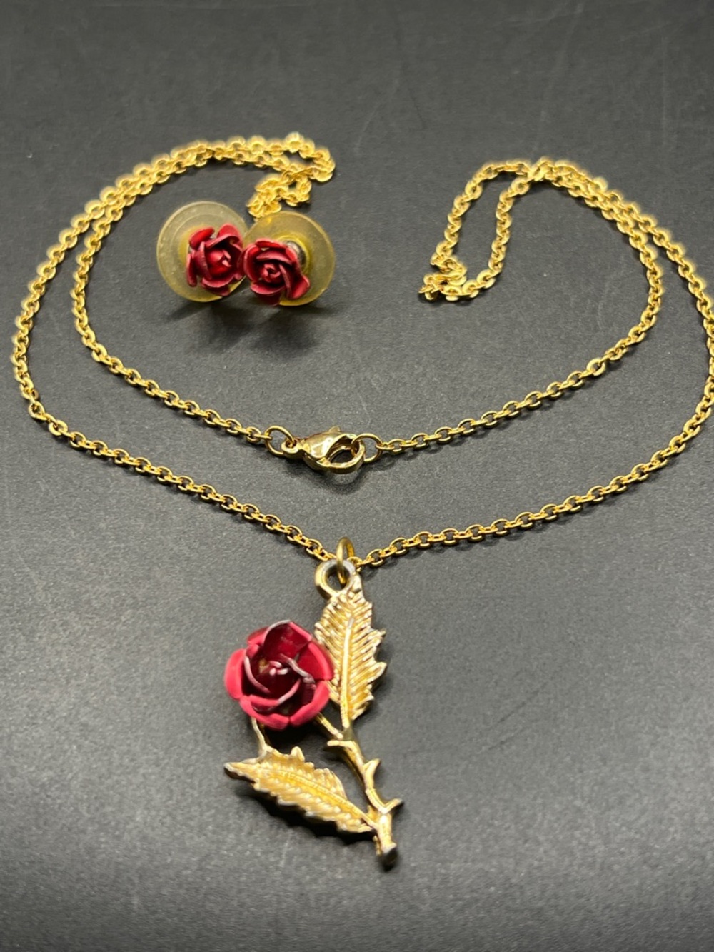 Vintage Red Rose 3-D necklace and earrings set